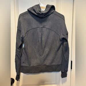 Lululemon zip sweatshirt size 6
